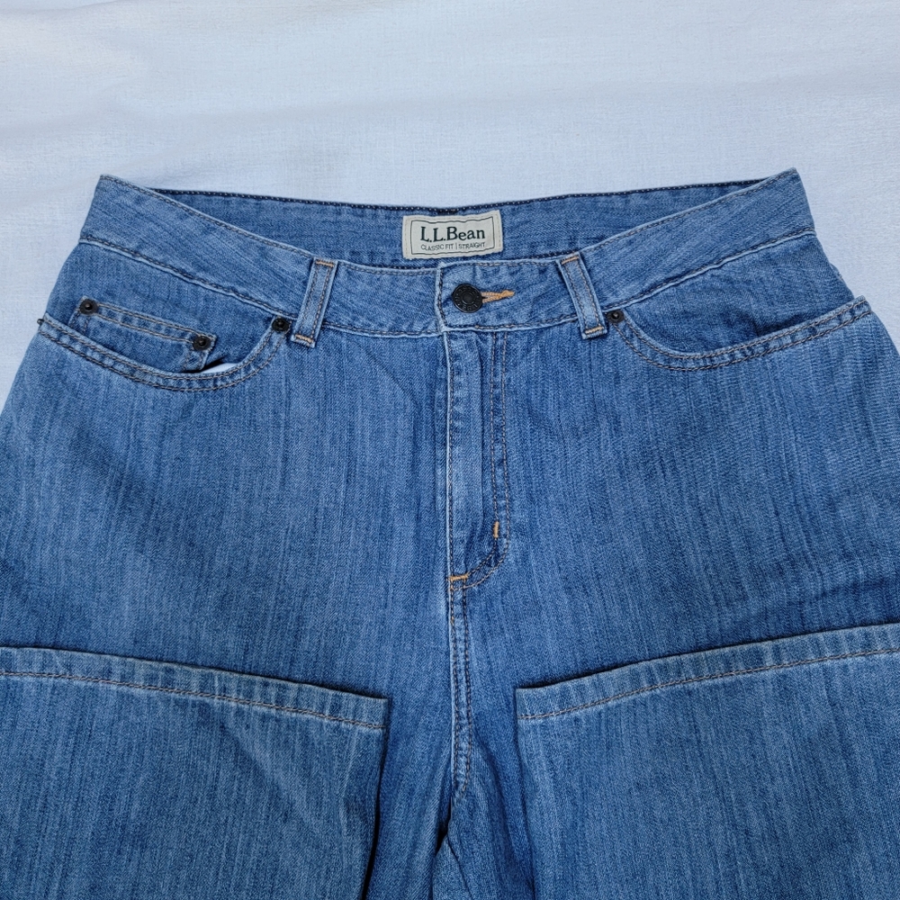 L.L. Bean Classic Fit  Straight Leg Size 12